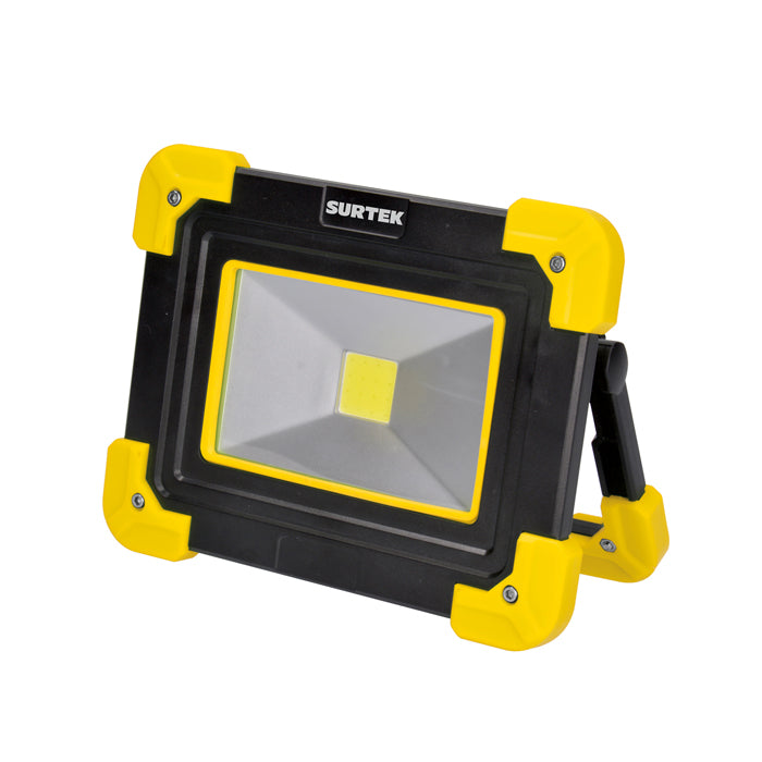 REFLECTOR LED RECARGABLE 5W 300 LUMENES SURTEK RFR3